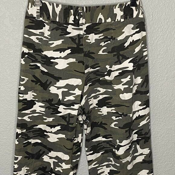 Fashion Nova High Waist Gray Camo Pants SnipSnaps Size Medium - Picture 6 of 9